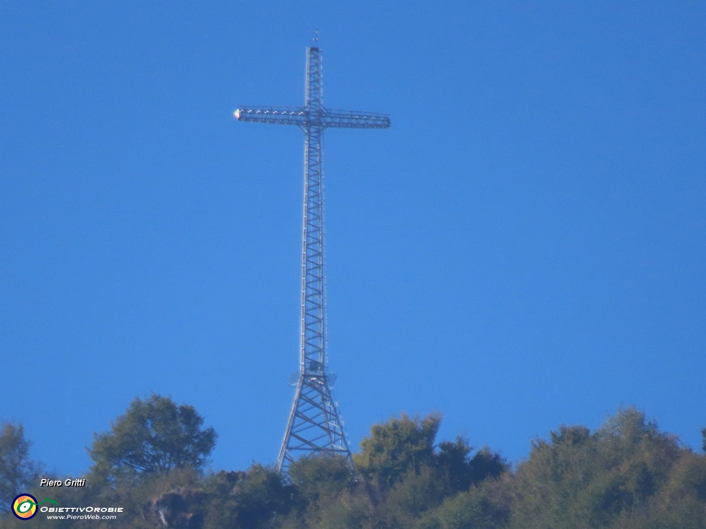 21 Da Galizia la croce del Monte Zucco.JPG
